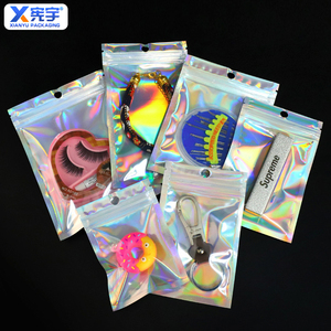 Sac en mylar transparent à logo personnalisé avec un côté holographique au laser Sac à fermeture éclair latérale à 3 joints en feuille d'aluminium étanche à l'humidité pour les petites entreprises - Product Image 6