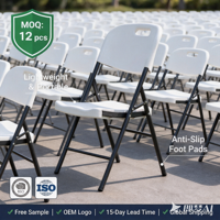 Chaises pliantes en plastique blanc robustes pour événements scolaires en intérieur et en extérieur