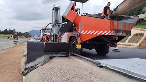 Macchina Automatica <span class=keywords><strong>per</strong></span> Bordature Stradali e Fossi di Sicurezza - Product Image 4