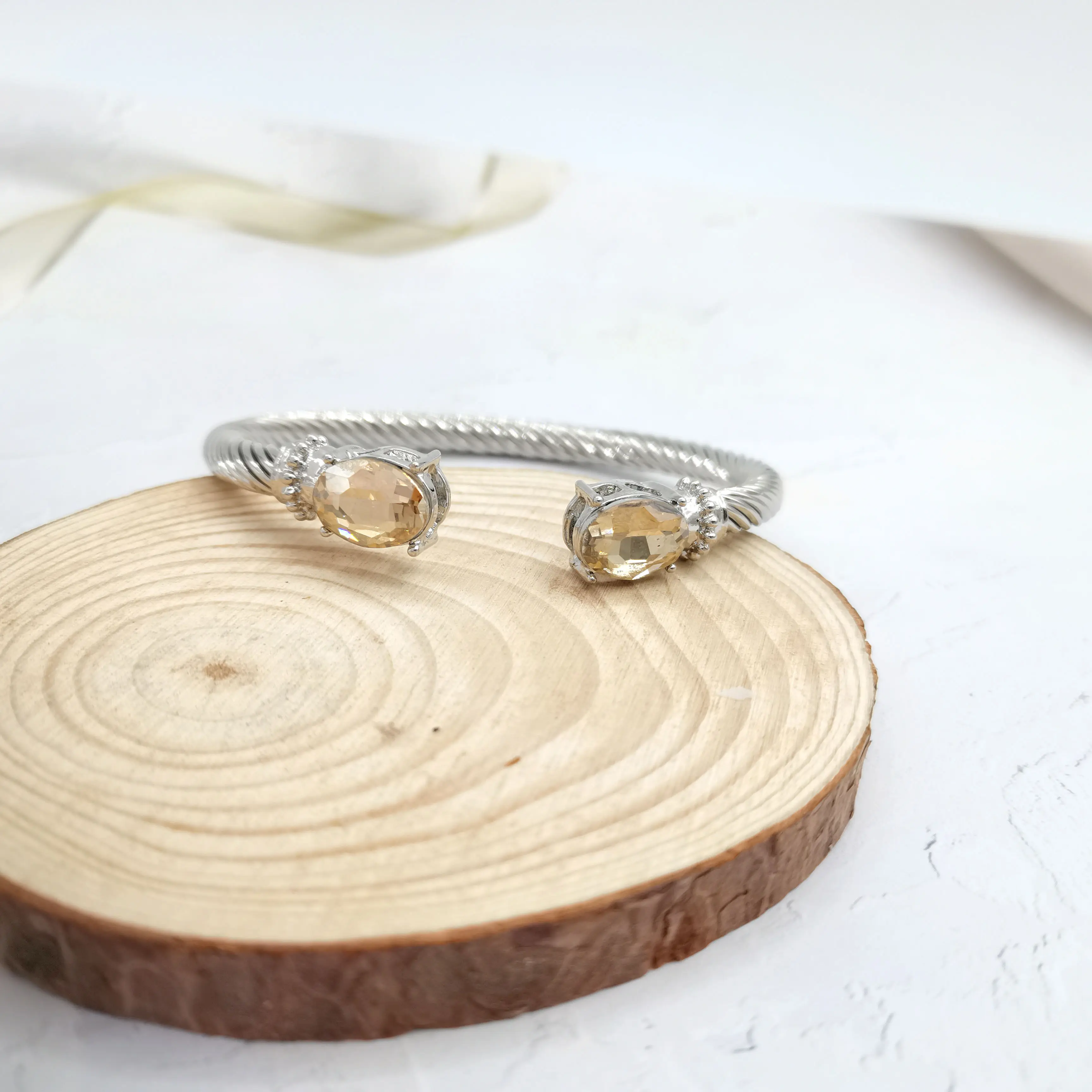 À la mode de haute qualité cuivre + alliage de zinc réglable bicolore câble fil bracelet manchette ouvert en cristal bracelet en verre