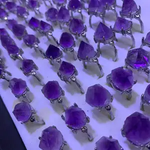 Wholesale Natural Amethyst Crystal Rough Stone Rings Folk Art Hand Made Healing Amethyst Flower Rings For Gifts