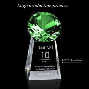 Trophée Tour Professionnel Écologique en Grand Cristal Diamant, Prix de <span class=keywords><strong>la</strong></span> Cérémonie, Pierre Précieuse <span class=keywords><strong>Celestina</strong></span> Rubis – Artisanat de Cristal Premium - Product Image 2