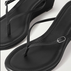 Sandales à pince pour femme au design épuré, sexy, style mules, grandes tailles 46, coupe large, talons compensés hauts - Product Image 6