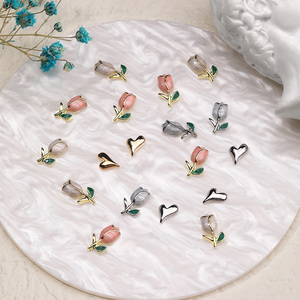 Adornos <span class=keywords><strong>de</strong></span> <span class=keywords><strong>Uñas</strong></span> al por Mayor con Diseño <span class=keywords><strong>de</strong></span> Tulipán y Rosa, Metálicos, Florales, 3D, Accesorios <span class=keywords><strong>de</strong></span> Arte <span class=keywords><strong>de</strong></span> <span class=keywords><strong>Uñas</strong></span>, Estilo Esmalte <span class=keywords><strong>de</strong></span> Lujo - Product Image 3