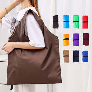 Sac de shopping pliable à grande capacité, imperméable, à bandoulière, en tissu polyester, imprimé sur mesure en usine, pour femmes - Product Image 1