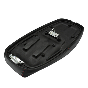 Funda <span class=keywords><strong>de</strong></span> asiento <span class=keywords><strong>de</strong></span> cuero impermeable Universal al por mayor <span class=keywords><strong>de</strong></span> fábrica para Scooter y motocicleta Diseño 3D Estado usado - Product Image 4