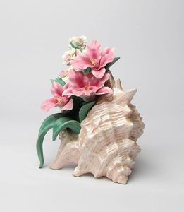 Vaso in <span class=keywords><strong>Ceramica</strong></span> Personalizzato, Regalo in Fine Porcellana con Fiori di Orchidea Rosa e Narciso in Figurina a Forma di Conchiglia - Product Image 2