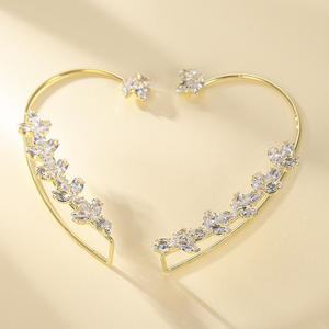 Moda de gama alta hoja de flor de circón ganchos para las orejas respetuosos con el medio ambiente <span class=keywords><strong>sin</strong></span> agujeros para las orejas pendientes de clip elegantes simples - Product Image 3