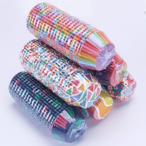 Standart renkli Cupcake gömlekleri 500 adet/paket, hiçbir koku, gıda yağ sınıfı geçirmez pişirme kağıt bardaklar - Product Image 4