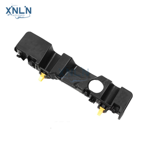 OEM 86513-J9000 86514-J9000 soporte de parachoques delantero de coche para <span class=keywords><strong>Hyundai</strong></span> <span class=keywords><strong>Kona</strong></span> <span class=keywords><strong>2017</strong></span> 2018 2019 2020 piezas de carrocería del mercado de accesorios - Product Image 1