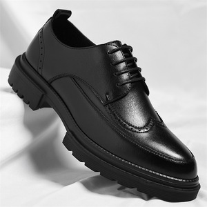 Chaussures en cuir gaufré brocart style britannique pour tenue d'affaires, grandes tailles, couleur noire, vente en gros, rehaussement de la silhouette - Product Image 1