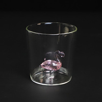 Verre à eau vintage transparent au design minimaliste ingénieux et créatif de haute valeur, en vente