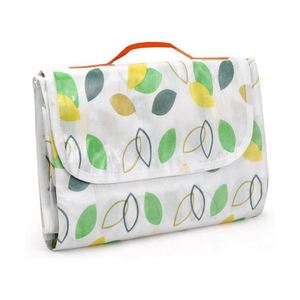 Manta de Picnic Impermeable con Logotipo Personalizado de 200 x 150 cm, Tapete de Playa Plegable y Portátil para Actividades al Aire Libre - Product Image 1