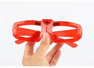 Gafas de Fiesta que Brillan en la Oscuridad - Gafas de Sol LED Recargables por USB con Múltiples Modos, para Fiestas Rave, Halloween y Cosplay - Product Image 6