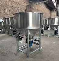 Mélangeur et broyeur automatique d'aliments pour animaux de ferme de 50 kg, machine verticale de mélange d'aliments pour animaux