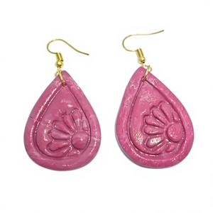 Boucles d'oreilles créoles tendance pour femme en résine rouge et noire, qualité supérieure, ANEES HANDICRAFTS, bijoux géométriques en acrylique pour femme - Product Image 5