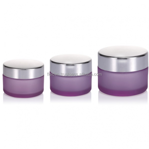 Botellas cilíndricas artesanales vacías para crema facial (PP PET) con diseños pintados a mano, selladas con bomba de presión, grabadas e impresas por transferencia térmica - Product Image 1