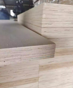 Contreplaqué commercial 18 mm pour l'intérieur et la construction - Panneau à âme en peuplier à <span class=keywords><strong>prix</strong></span> compétitif - Product Image 2