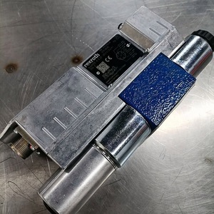 Vanne proportionnelle Rexroth 4WRPE10E1-80SJ-2X/G24K0/A1M 24V à action directe Allemagne - Product Image 1