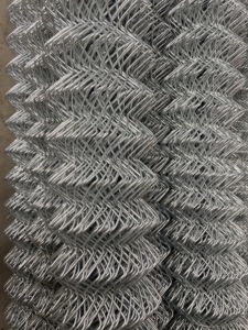 Factory Wholesale Price High Quality 20m 25m 30m Roll 5ft Galvanized Chain Link <b>Mesh</b> Fencing Diamond <b>Mesh</b> - Product Image 3