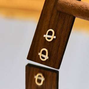 Pendientes de Moda con Letra Q para Mujer, Estilo Geométrico con Circonita, Acero Inoxidable, Chapado en Oro de 18K, Joyería Minimalista - Product Image 4