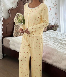 Pijama informal de algodón amarillo con estampado para mujer, conjunto de dos piezas, ropa de dormir personalizable, ODM - Product Image 3