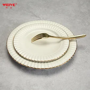 Porcelana WEIYE aro de ouro padrão de linha placa redonda prato branco placa buffet chapeador onda borda plana de cerâmica para o hotel