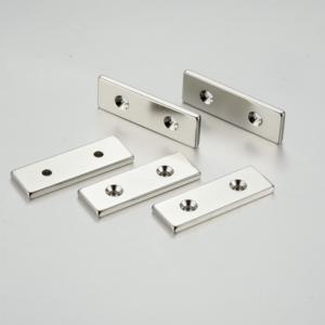 Imanes de neodimio con orificio para tornillo Bloque cuadrado Base magnética redonda Csk Imán plano con orificios avellanados - Product Image 6