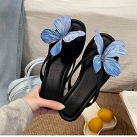 Fabricant personnalisé de luxe pour filles été talon compensé tongs chaussures bout rond orchidée fleur talon compensé sandales pour femmes