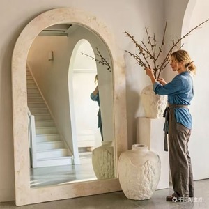 Espejo de pie de diseño, estilo crema claro, de madera maciza templada, hecho a mano, ecológico, de cuerpo entero, arqueado, para vestidor - Product Image 5