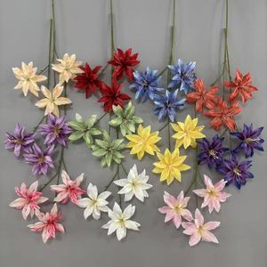 Fleur de lys artificielle Pingping à 3 têtes en soie, idéale pour la décoration de mariage, les accessoires photo en extérieur et la décoration artisanale de la maison - Product Image 1