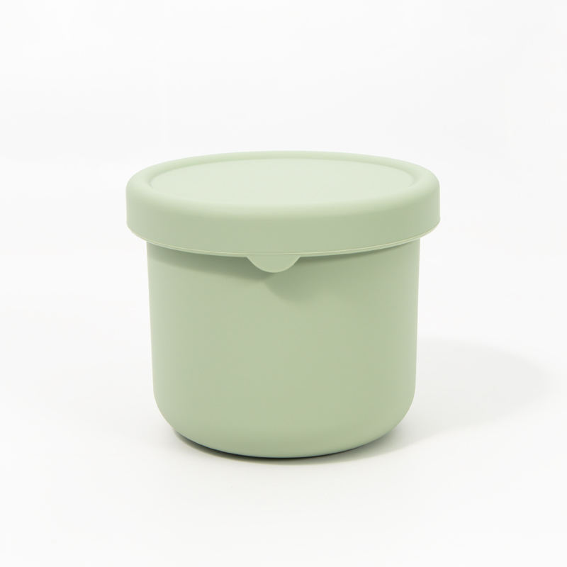 สีเขียวอ่อน