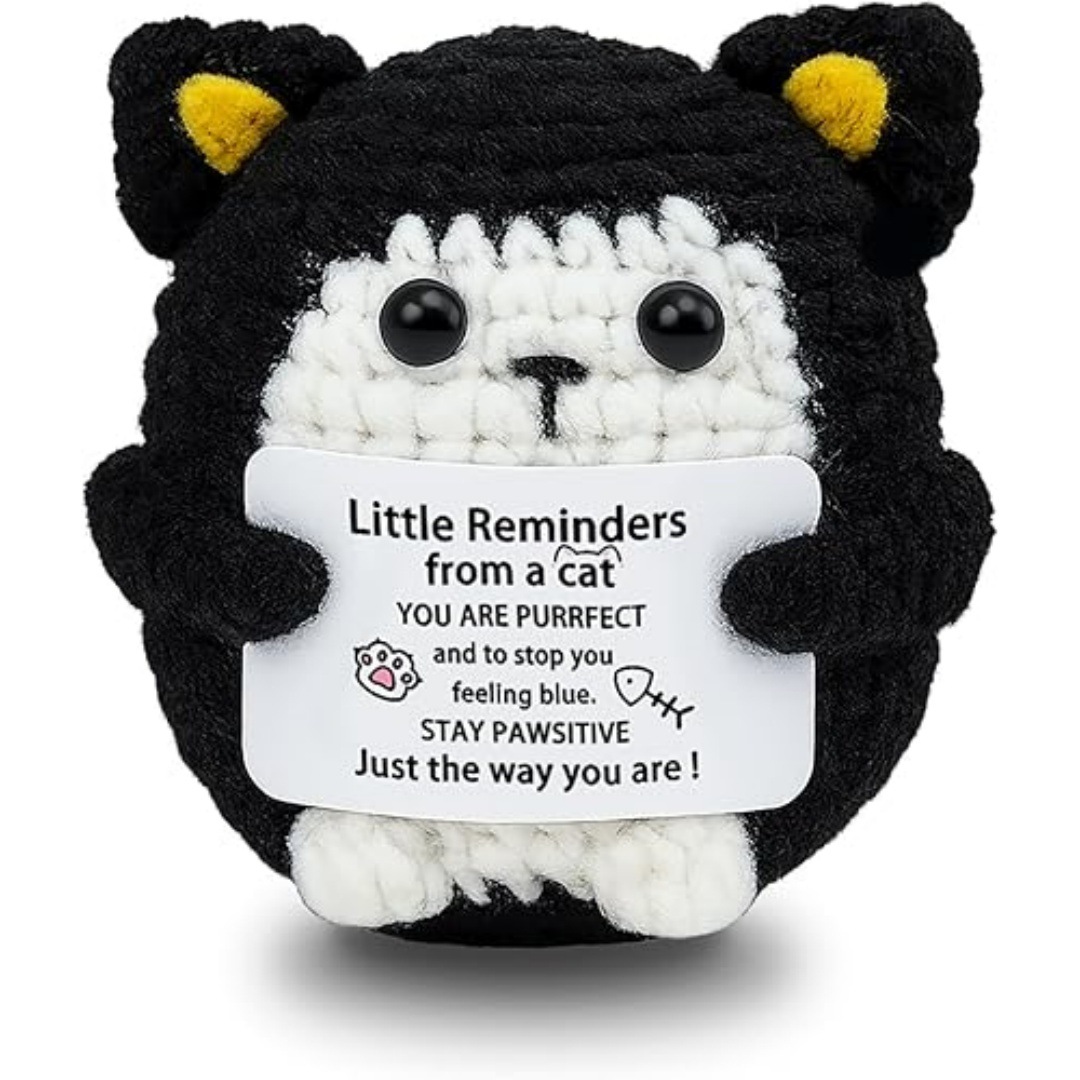 Poupée chaton noir au crochet, souvenir.