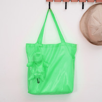 Sac de courses pliable réutilisable en polyester, motif ours argenté, idéal pour le marketing d'entreprise, de la marque TESCO Group