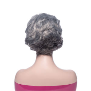 Perruques Courtes Ondulées Pixie Cut Gris Argenté en Gros d'Usine, Perruque Argentée ou Blanche, Cheveux Synthétiques Naturels, Idéales pour Maman - Product Image 5