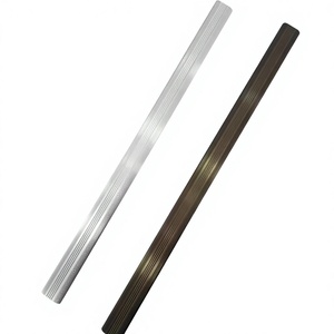 Barra de Aluminio de Doble Ranura para Colgar Ropa, Cortable a Medida, para Armario o Mueble - Product Image 1