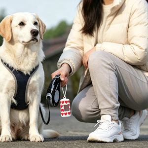 Bolsa para Desechos de Mascotas Zoyi, Portátil, Gruesa, Enrollable, Dispensador de Bolsas para Recoger Excrementos, Dispensador de Bolsas para Excrementos con Forma de Cilindro y Estampado Bonito - Product Image 3