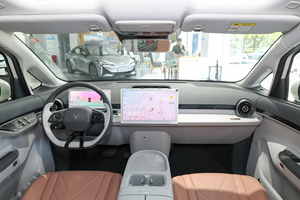 Auto Usata Arctic Fox Koala 2023 Veicolo Elettrico Familiare Professionale 401-500km NEDC Autonomia Ridotta 35000km Guida a Sinistra - Product Image 4