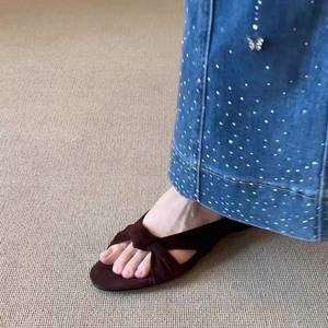 Nuevas sandalias de tacón grueso con correa cruzada de ante francés y punta abierta para mujer 2026, sandalias deslizantes con cubierta trasera que combinan con todo. - Product Image 2