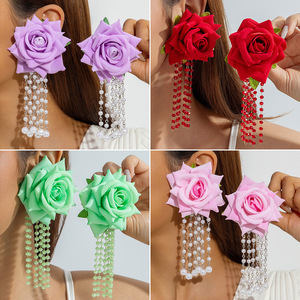 Orecchini Eleganti in Stile Europeo e Americano, Personalizzati, Fatti a Mano, con Fiori Esagerati, Perle e Nappine - Product Image 3