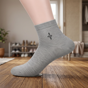 Chaussettes de sport en coton tricoté pour hommes avec logo sur le revers, respirantes et absorbant la transpiration - Product Image 3
