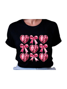 T-shirt Coquette Heart da donna a maniche corte, crop top stampato con cuori rosa e fiocchi, stile carino per San Valentino, vestibilità regolare, primavera estate - Product Image 1