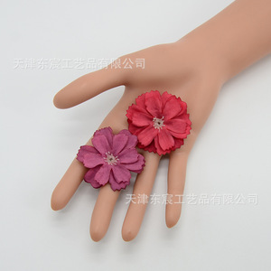 Flores de margarita artificiales de seda Dongchen Crafts de 4.5 cm de diámetro para decoración de bodas, accesorios para la elaboración de tocados Hanfu - Product Image 2