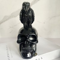 Halloween Skull- & Raven Resin Sculpture - Gothic Yard Decor for Spooky Atmosphere, Handcrafted Outdoor Halloween Art Piece