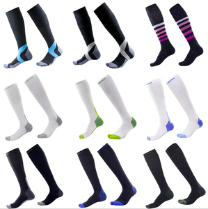 <span class=keywords><strong>Chaussettes</strong></span> de compression montantes pour femme à dégradé chiné, à pression graduée, pour la course, le voyage et le soulagement de la fatigue, personnalisables - Product Image 6