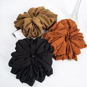 Coleteros de Satén Extra Grandes de Diseño, Coleteros Grandes y Modernos de Color Sólido para Decoración del Cabello - Product Image 5