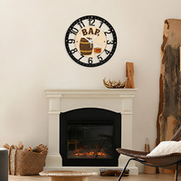 Horloge murale en métal décorative, cadran en forme de baril de whisky, chiffres arabes, en fer forgé, face en bois traité UV, pour la décoration de la cave des hommes, du bar à domicile, du pub, ou comme cadeau