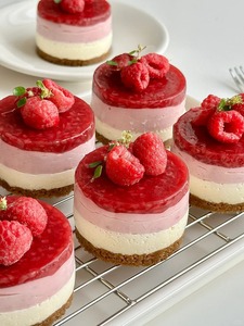 Confiture <span class=keywords><strong>de</strong></span> <span class=keywords><strong>Framboise</strong></span> Intense Saveur Fruitée, Sucrée au Sucre <span class=keywords><strong>de</strong></span> Canne, Végane, pour Gâteaux et Tartes, Boîte <span class=keywords><strong>de</strong></span> 1Kg, Durée <span class=keywords><strong>de</strong></span> Conservation 12 Mois, Approvisionnement Direct Usine - Product Image 5