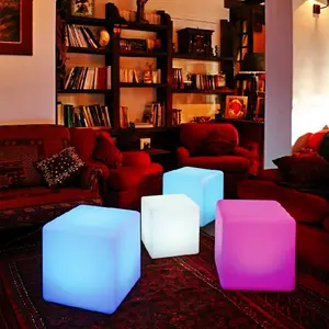 Penjualan Langsung dari Pabrik Lampu Portabel Modern Led Mebel Mobile Tahan Air Luar Ruangan Led Cube Kursi Led Kubus Bersinar