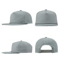 Gorra de Golf Personalizada de 5 Paneles con Visera Plana, Logotipo Impreso, Nylon Deportivo, Perforaciones Cortadas con Láser, Impermeable, Cierre a Presión